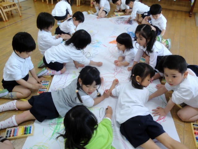 大きな紙に描こう
